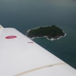 Ohne Worte, einfach herrlich tief ueber die Straende der Insel mit dem eigenen Flieger zu fliegen, wo man drei Jahre zuvor mit der Linie auf Urlaub hier war.