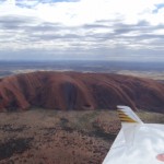 Ayers Rock aus der Luft, eine seltene Aufnahme